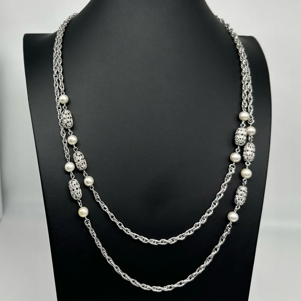 SIGNED SARAH COVENTRY vintage long Pearl silver Necklace Classic Timeless